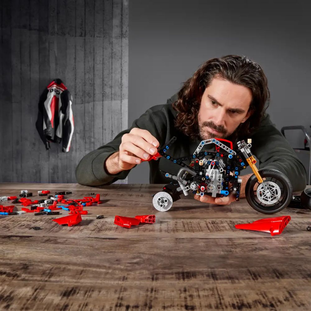 LEGO Technic – Ducati Panigale V4 R