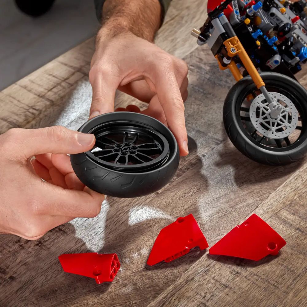LEGO Technic – Ducati Panigale V4 R