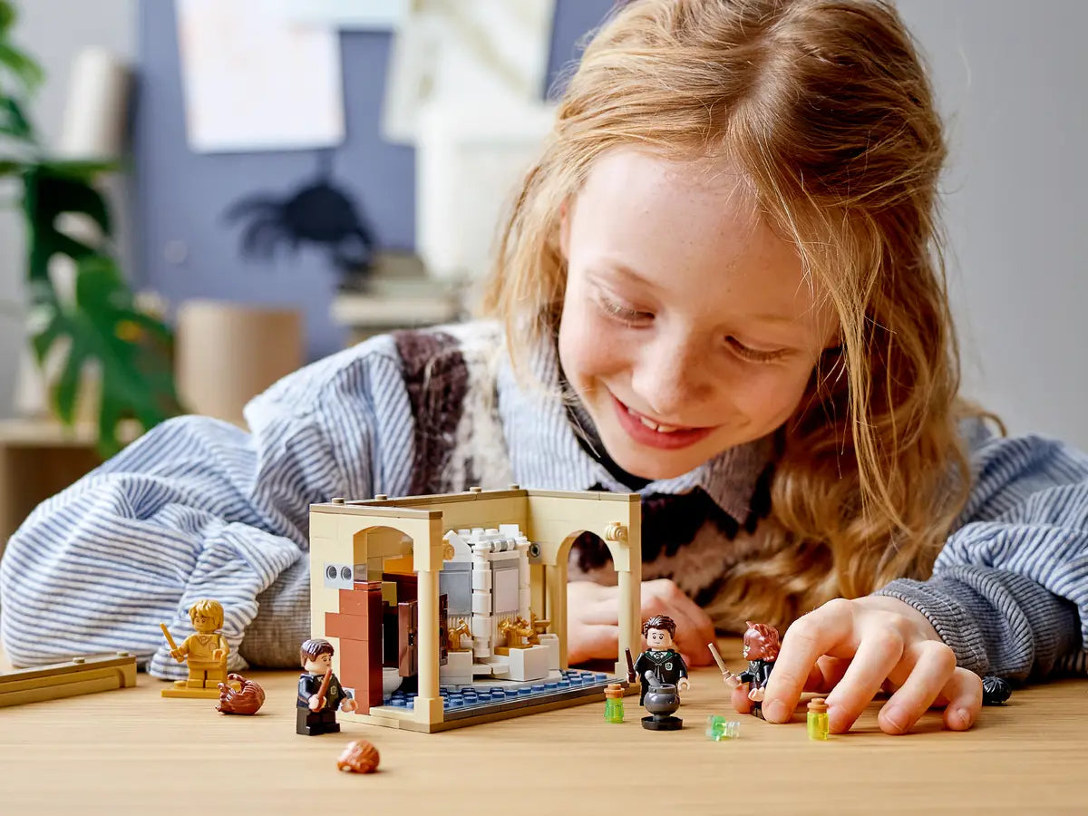 LEGO 76386 – L'erreur de potion de Polynectar