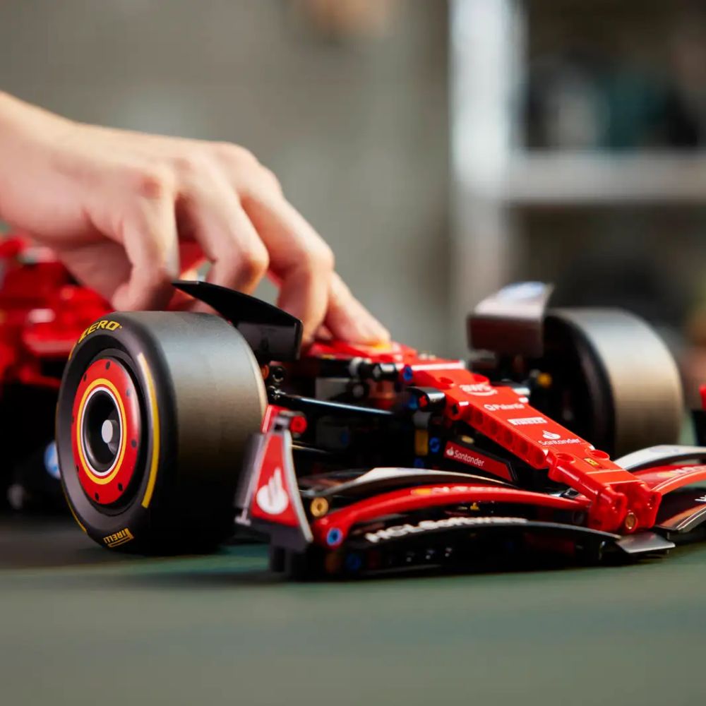 LEGO Technic – Ferrari SF-24 F1 Car